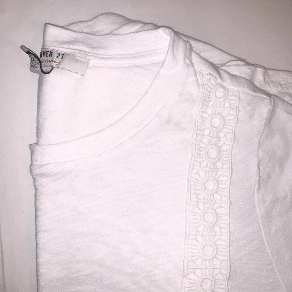 Forever 21 White Summer top 🌿